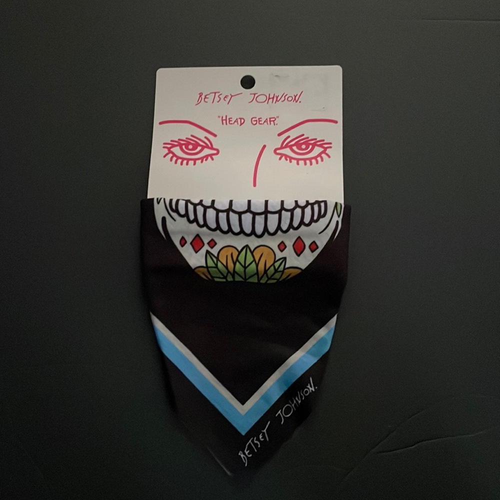 Betsey Johnson 20” bandana